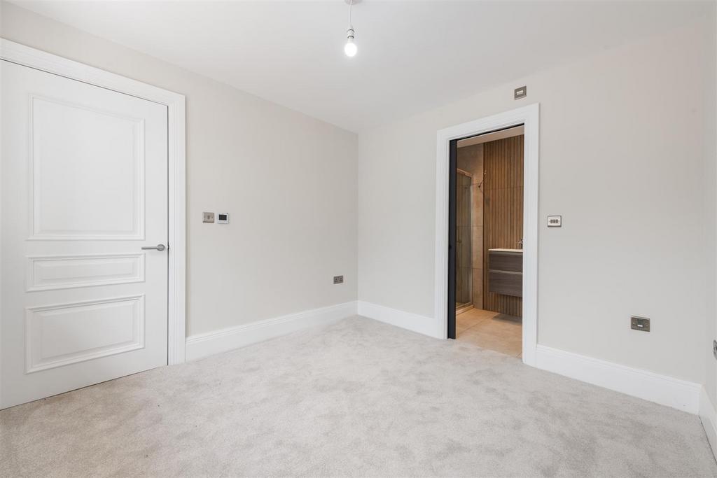 Kents Cottage, Kents Close Solihull, B92 7 QH 6.jpg