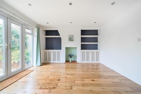 7 Hollybush Close, Acton Turville, Badminton, GL9 1JJ