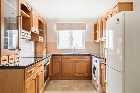 7 Hollybush Close, Acton Turville, Badminton, GL9 1JJ