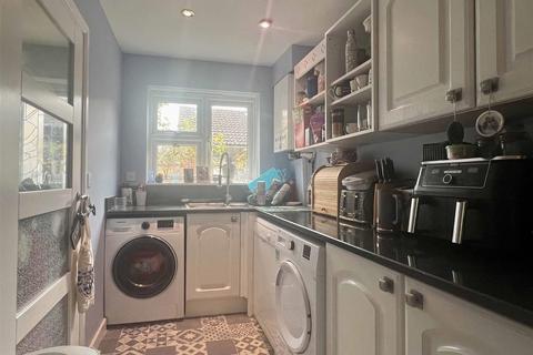 6 Coopers Crescent, Great Notley, Braintree, CM77 7DG