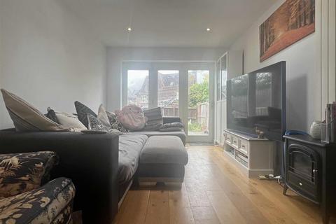 6 Coopers Crescent, Great Notley, Braintree, CM77 7DG