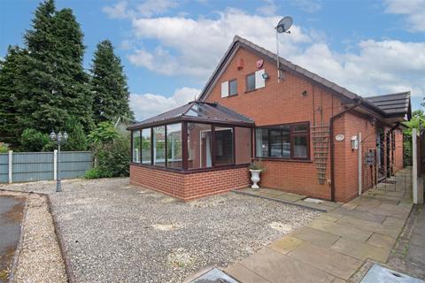 2 bedroom detached bungalow for sale, Hollyhurst Road, Sutton Coldfield