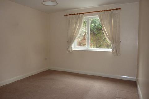 2 bedroom flat to rent, Park Lane, Kidderminster
