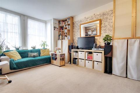 1 bedroom flat for sale, Shakespeare Road, Heene