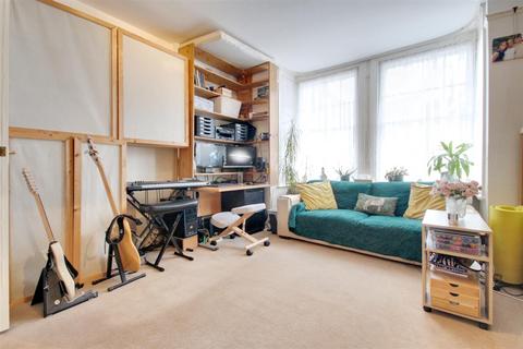 1 bedroom flat for sale, Shakespeare Road, Heene