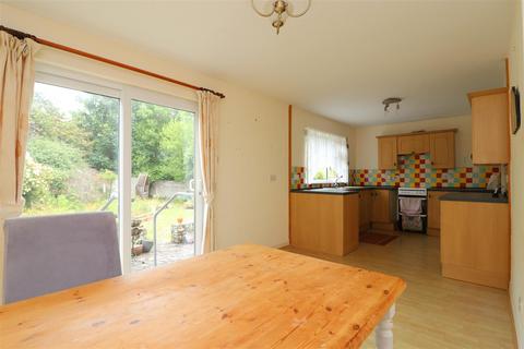 16 Barlow Road, Barnstaple, EX31 1TR