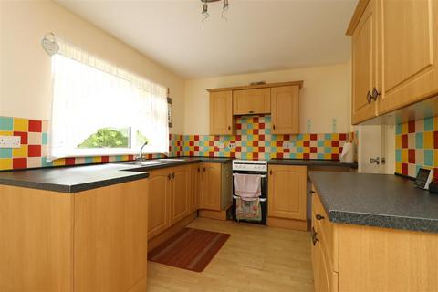 16 Barlow Road, Barnstaple, EX31 1TR