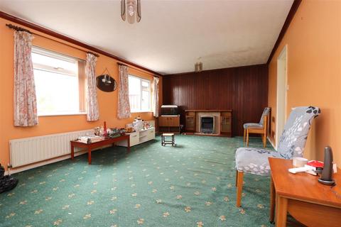 16 Barlow Road, Barnstaple, EX31 1TR