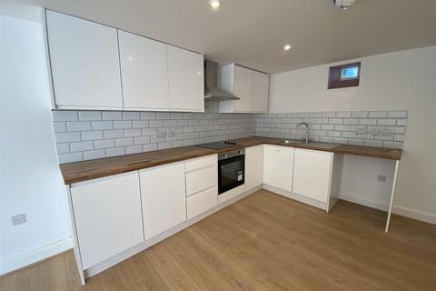 2 bedroom terraced house to rent, Avenue Lane, Eastbourne