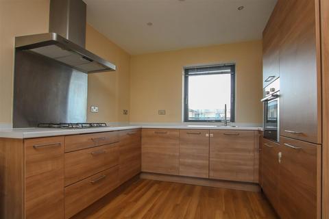 2 bedroom apartment for sale, Rollason Way, Brentwood