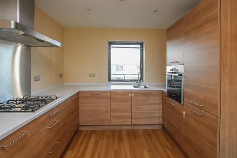 46 Brooking House Rollason Way, Brentwood, CM14 4ET