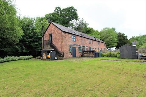 2 bedroom end of terrace house to rent, Bronwylfa Road, Rhostyllen, Wrexham