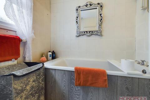 77 Benjamin Road, Wrexham, LL13 8EG
