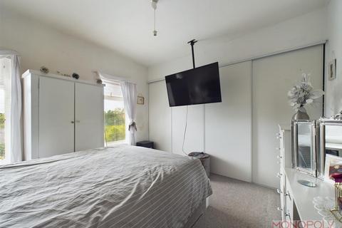 77 Benjamin Road, Wrexham, LL13 8EG