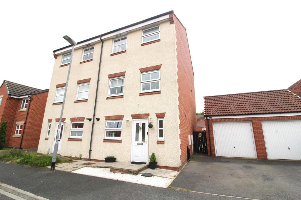 Calder Avenue, Darlington 4 bed semidetached house for sale £175,000
