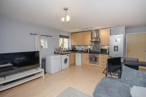 2 bedroom flat for sale, Arnold Road, Mangotsfield, Bristol, BS16 9LB