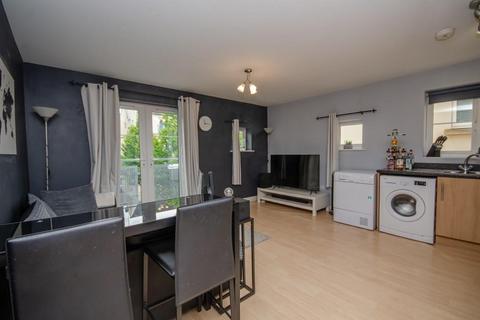 2 bedroom flat for sale, Arnold Road, Mangotsfield, Bristol, BS16 9LB