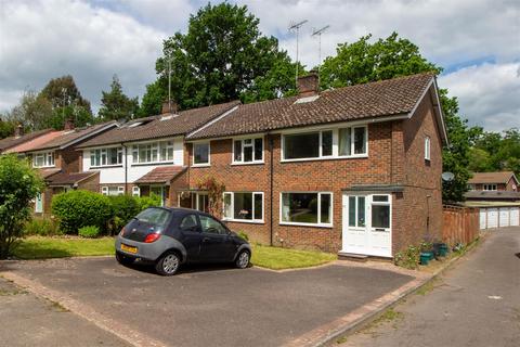 3 bedroom end of terrace house for sale, End-terrace home with open plan living on Fieldway, Lindfield