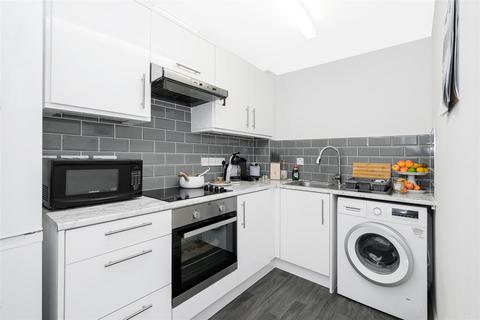 2 bedroom flat for sale, Makepeace Road, Wanstead