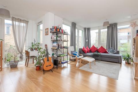 1 bedroom flat for sale, Saw Mill Way, London, N16