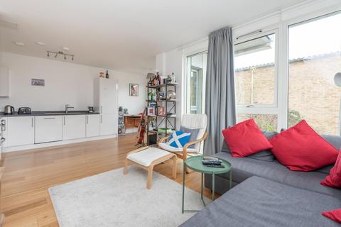 1 bedroom flat for sale, Saw Mill Way, London, N16