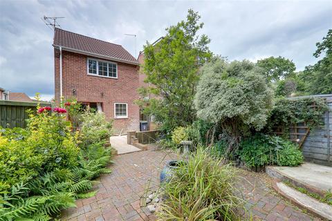 2 bedroom detached house for sale, Juniper Close, Worthing BN13