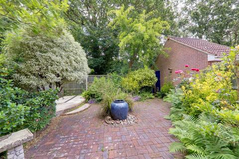 15 Juniper Close, Worthing, BN13 3PR