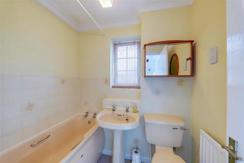 15 Juniper Close, Worthing, BN13 3PR