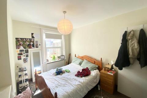 5 bedroom terraced house to rent, Milton Road, Southampton