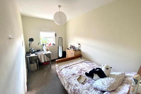 5 bedroom terraced house to rent, Milton Road, Southampton