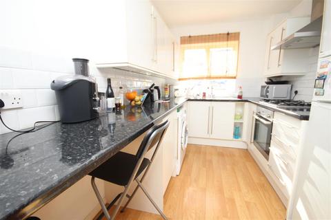 2 bedroom flat to rent, Dene Road, Guildford, Surrey