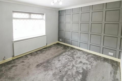 1 Bridge Gardens, Barnsley, S71 1PP