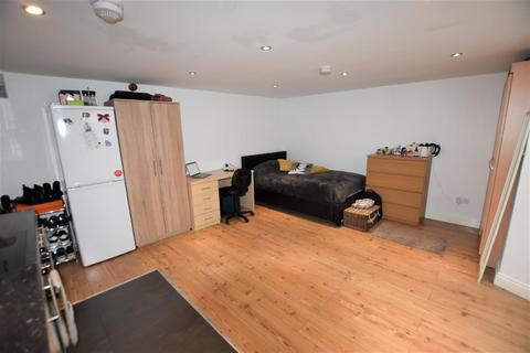 Studio to rent, Fosse Road North, Leicester, LE3