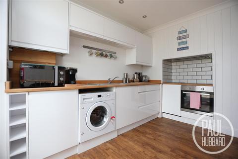 2 bedroom flat for sale, Gunton Cliff, Gunton, NR32