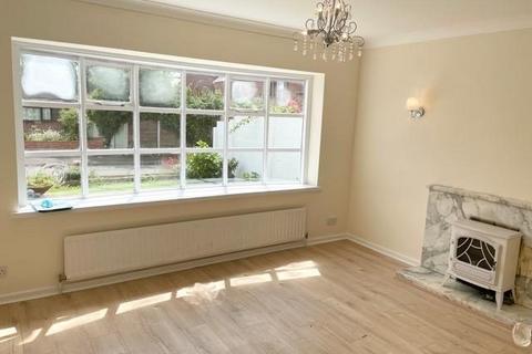 3 bedroom detached bungalow to rent, TETTENHALL, Mancroft Gardens