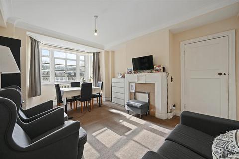 3 bedroom house to rent, Pembroke Road, London