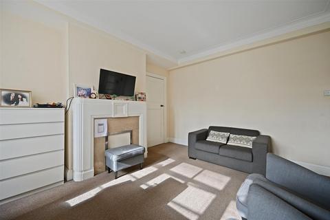 3 bedroom house to rent, Pembroke Road, London