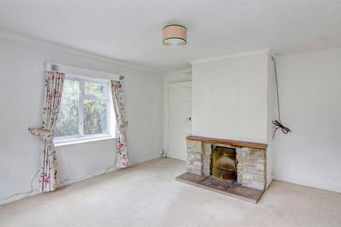 3 Common Road, Malmesbury, SN16 0HN
