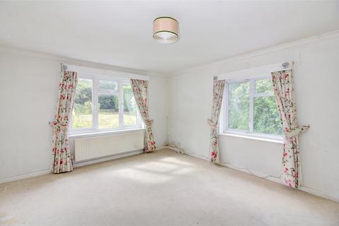 3 Common Road, Malmesbury, SN16 0HN