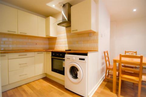 2 bedroom flat to rent, Camden Road, London NW1