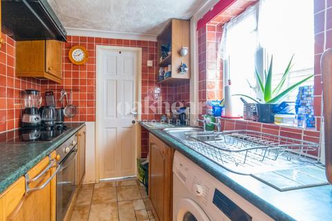 3 bedroom semi-detached house for sale, Harwich Road, Colchester