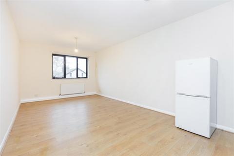 2 bedroom apartment to rent, Meadowbridge Court, Croydon CR0