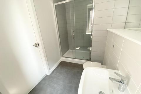 Studio to rent, Sky Gardens, Crosby Road North, Waterloo, Liverpool