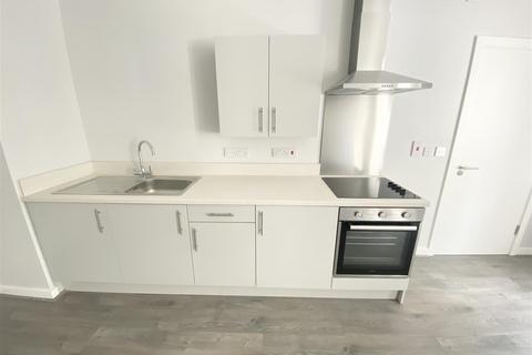 Studio to rent, Sky Gardens, Crosby Road North, Waterloo, Liverpool