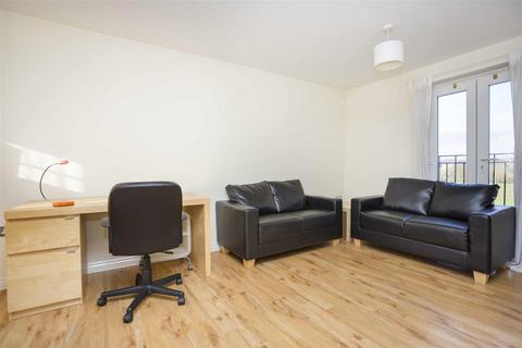 2 bedroom apartment to rent, Augusta Court, Great North Way, Hendon, London, NW4
