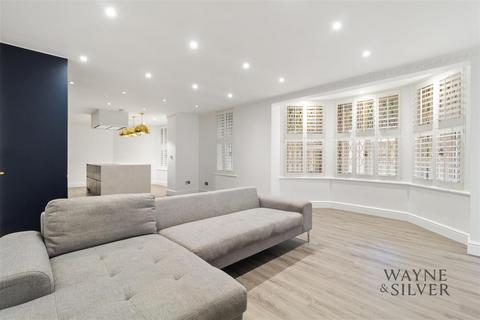 3 bedroom apartment to rent, East Heath Road, Hampstead, NW3