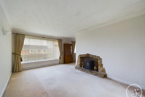 2 bedroom detached bungalow for sale, Templegate Avenue, Leeds