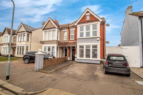 2 bedroom flat for sale, Ambleside Drive, Southend-on-Sea SS1