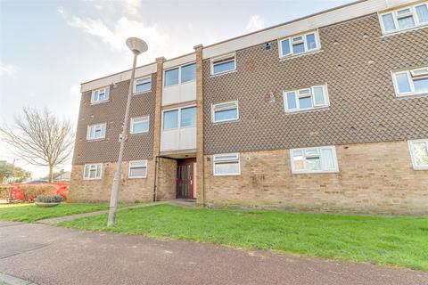 1 bedroom flat for sale, Manners Way, Southend-on-Sea SS2