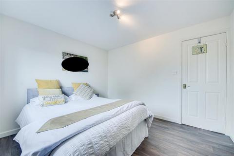 2 bedroom apartment for sale, Larkspur Close, Southport PR8